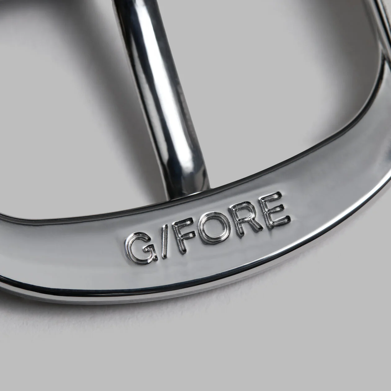 G/FORE Men's Circle G's Webbed Belt – Pebble Full Grain Leather – Charcoal - Image 4