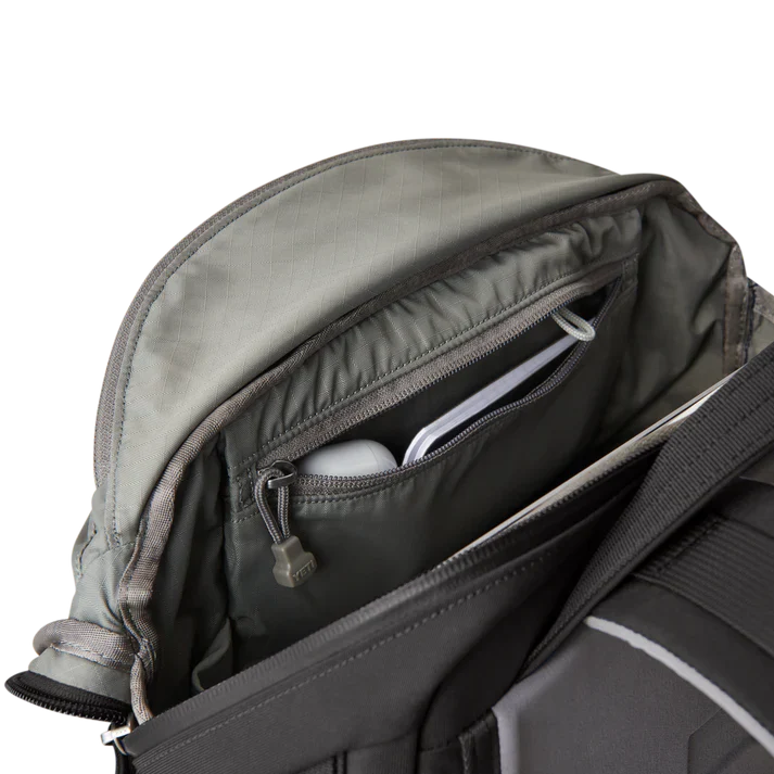YETI Crossroads Backpack 22L - Black - Image 6