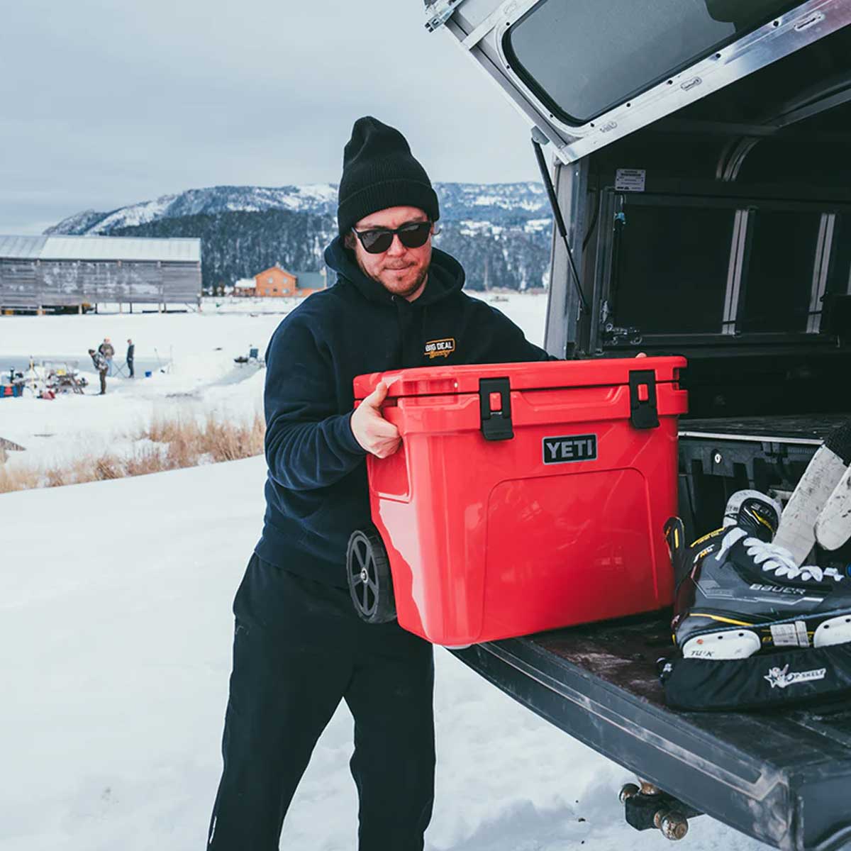 YETI Roadie 32 Wheeled Cooler Box – Rescue Red - Image 2